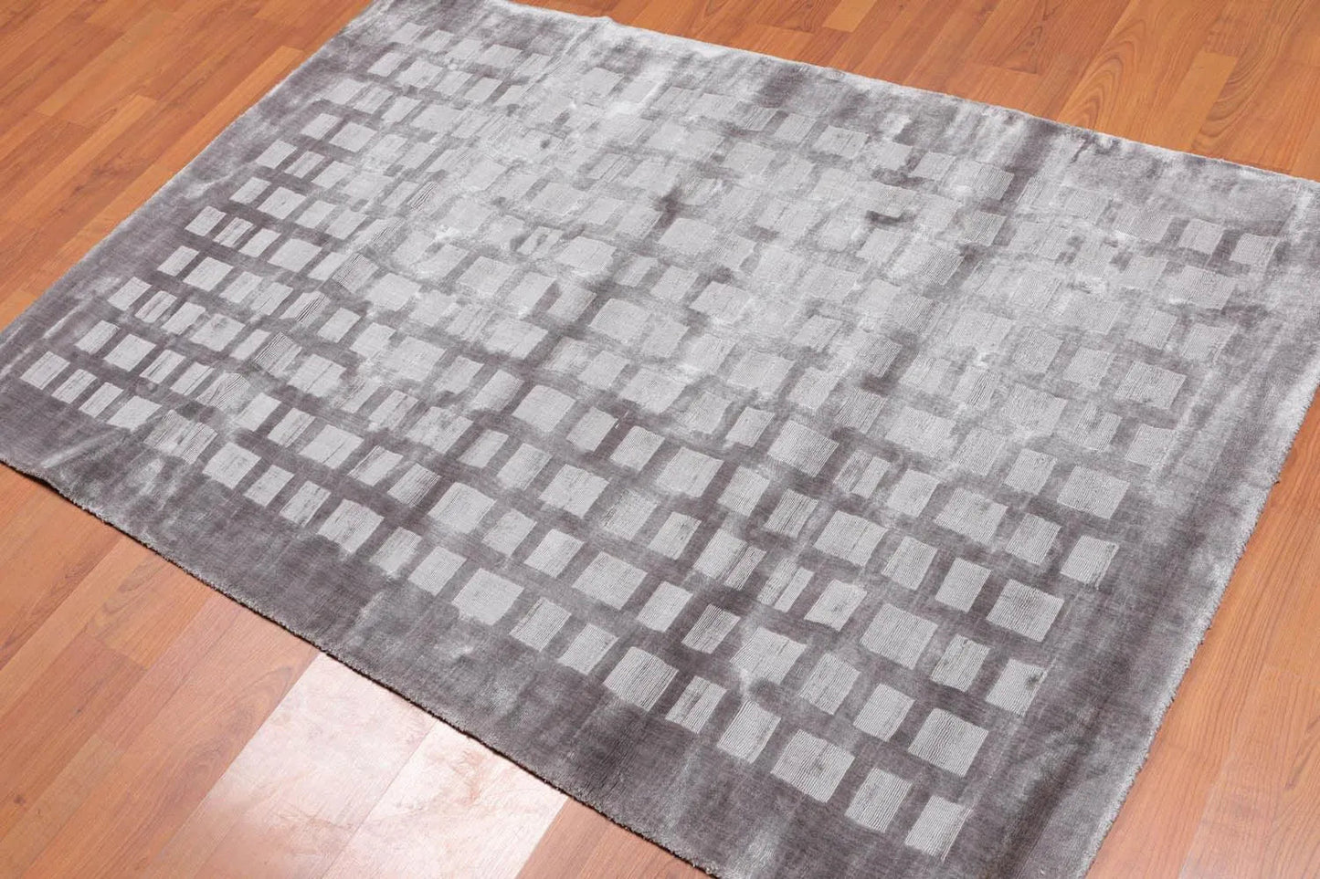 4x6 Hand Tufted Bamboo Silk Oriental Area Rug Tone on Tone Grey, Color